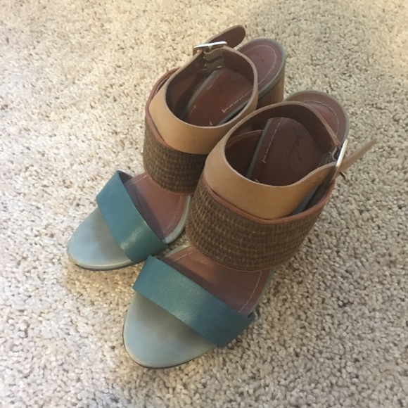 Elizabeth and James multi color sandals - Picture 4 of 7